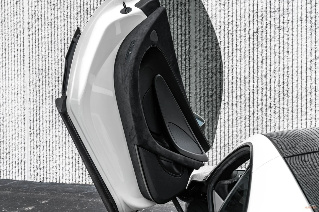 2017 McLaren 570S - Image 10 of 21