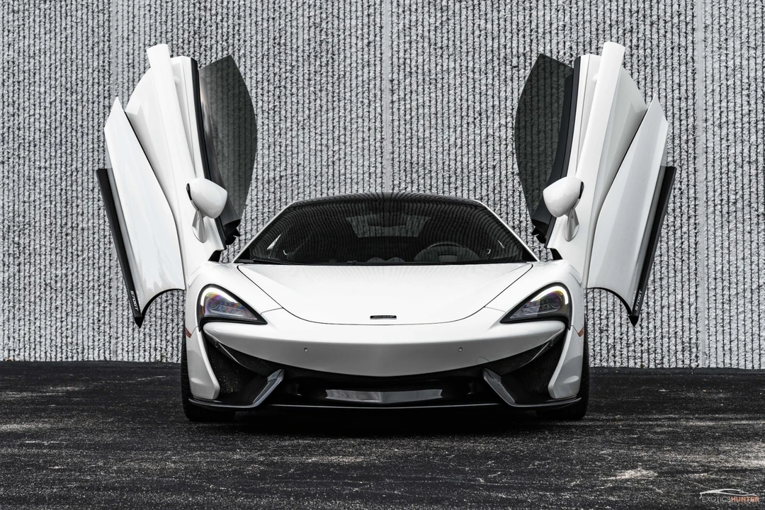 2017 McLaren 570S - Image 16 of 21