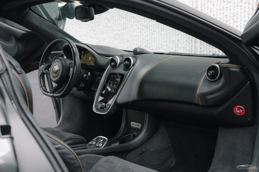 2017 McLaren 570S - Image 2 of 12