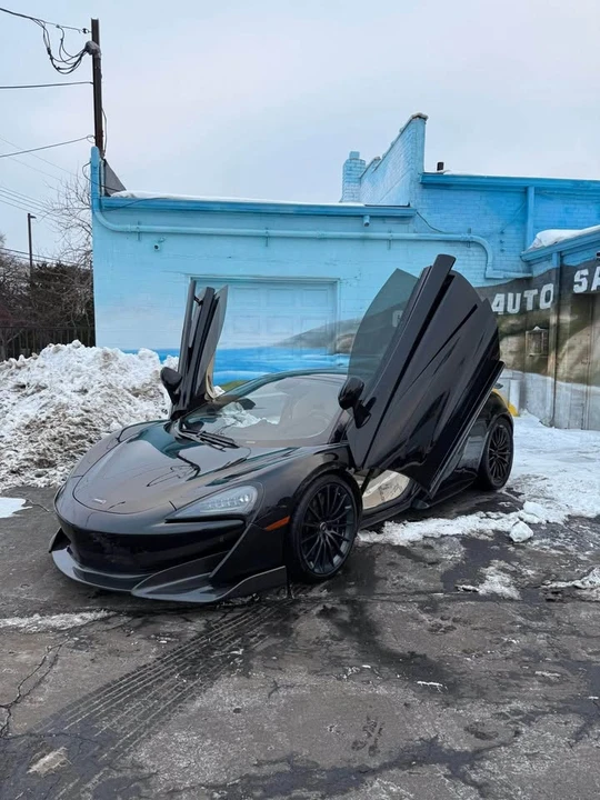 2017 McLaren 570GT - Image 8 of 13