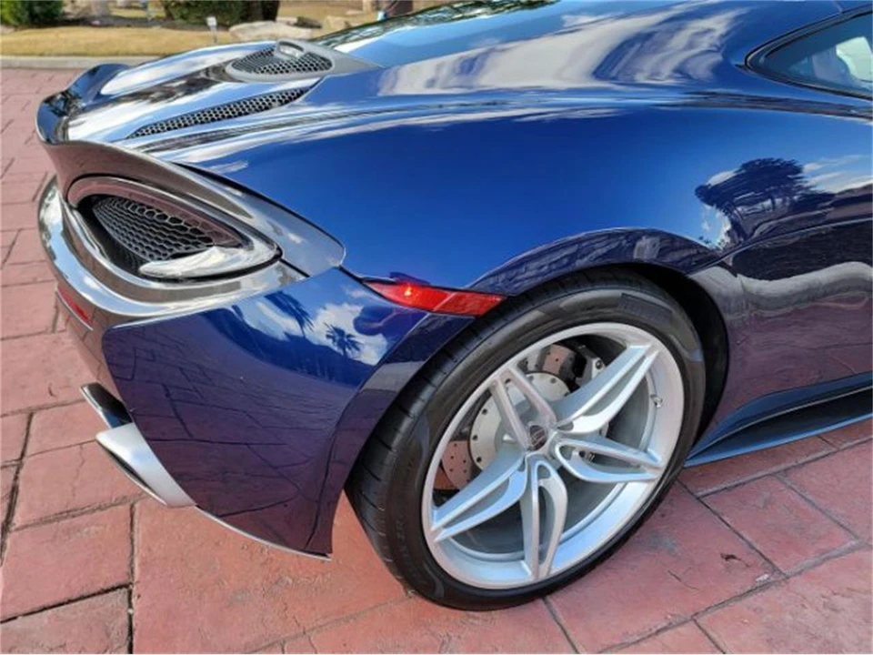 2017 McLaren 570GT - Image 7 of 29