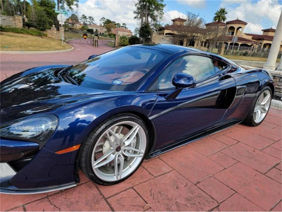 2017 McLaren 570GT - Image 27 of 29