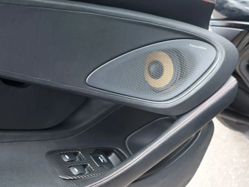 2017 McLaren 570GT - Image 11 of 12