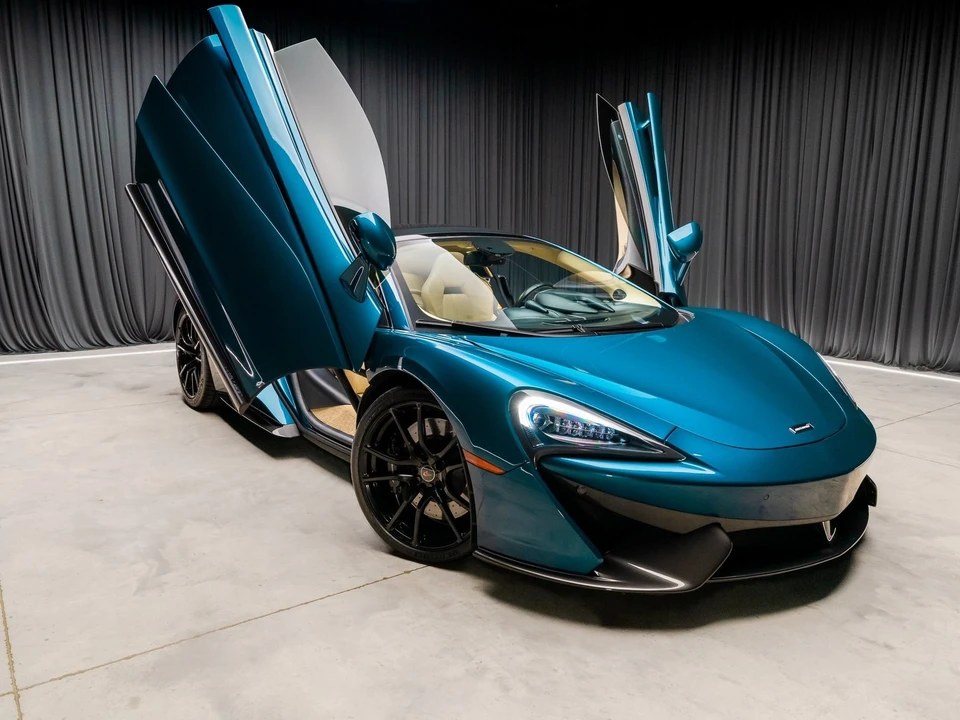2017 McLaren 570GT - Image 8 of 12