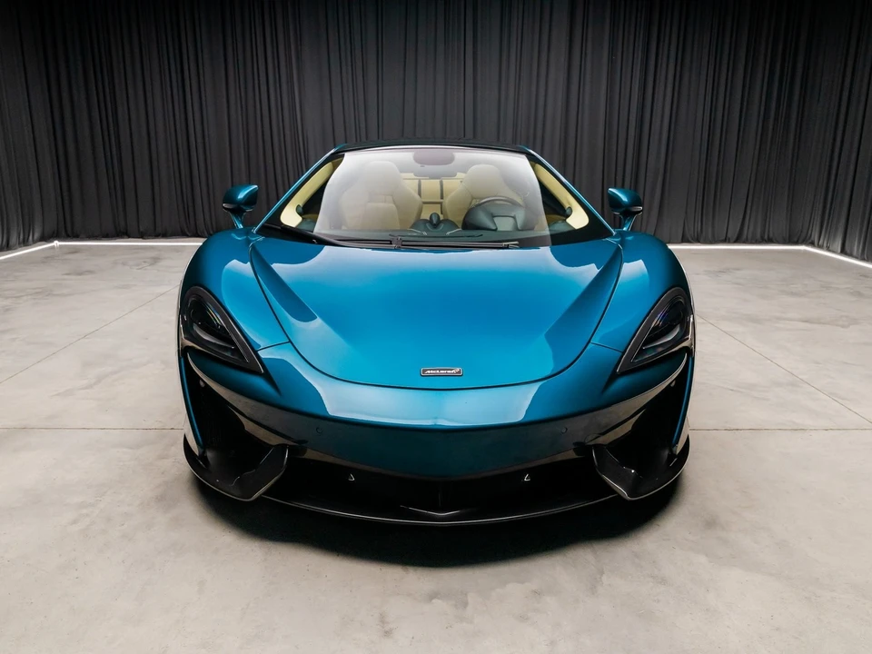 2017 McLaren 570GT - Image 11 of 12