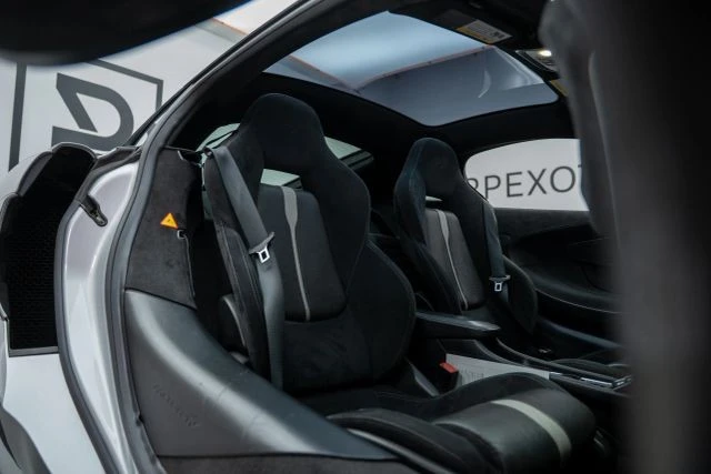 2017 McLaren 570GT - Image 23 of 30