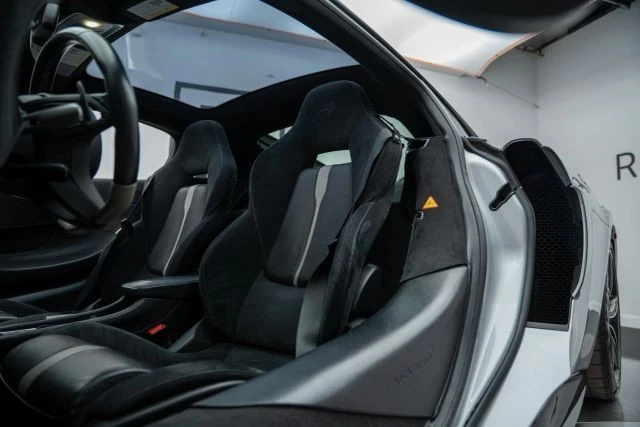 2017 McLaren 570GT - Image 3 of 30