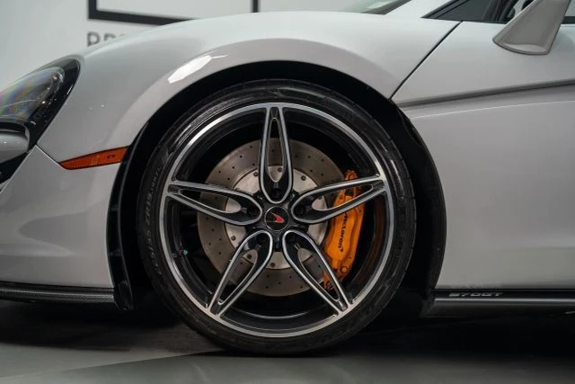 2017 McLaren 570GT - Image 16 of 30