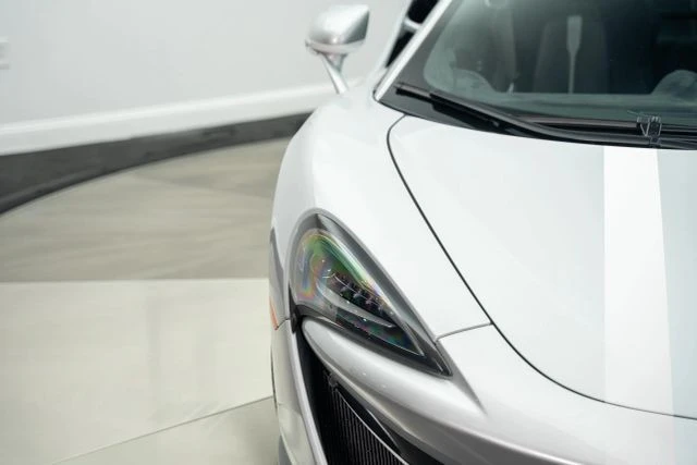 2017 McLaren 570GT - Image 13 of 30