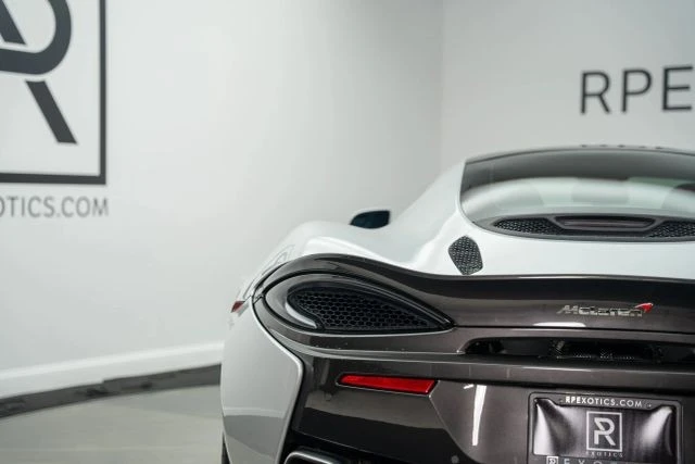 2017 McLaren 570GT - Image 20 of 30