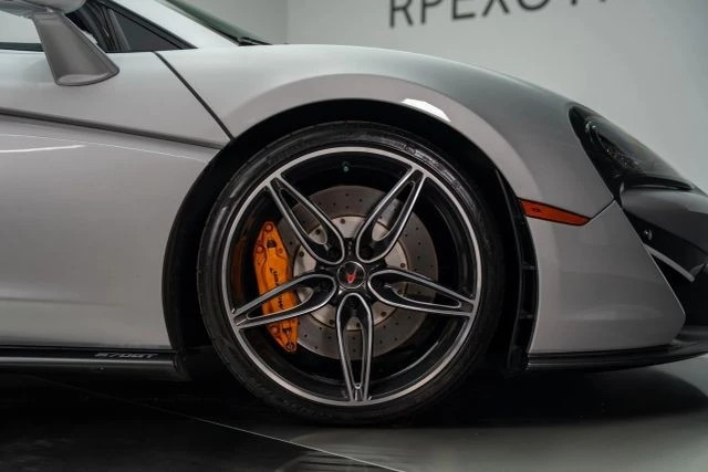 2017 McLaren 570GT - Image 5 of 30