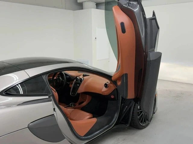2017 McLaren 570GT - Image 15 of 31