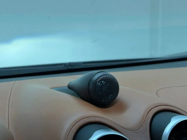 2017 McLaren 570GT - Image 25 of 31