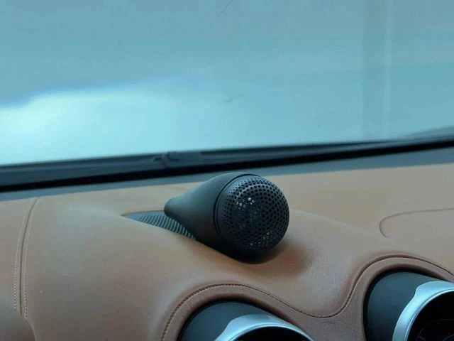2017 McLaren 570GT - Image 25 of 31
