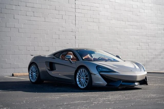 2017 McLaren 570GT - Image 8 of 17