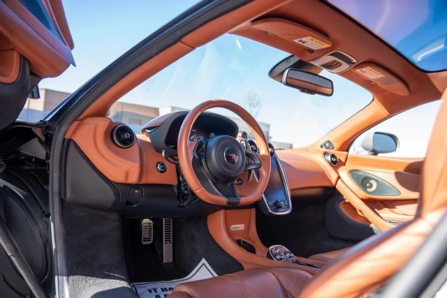 2017 McLaren 570GT - Image 2 of 17