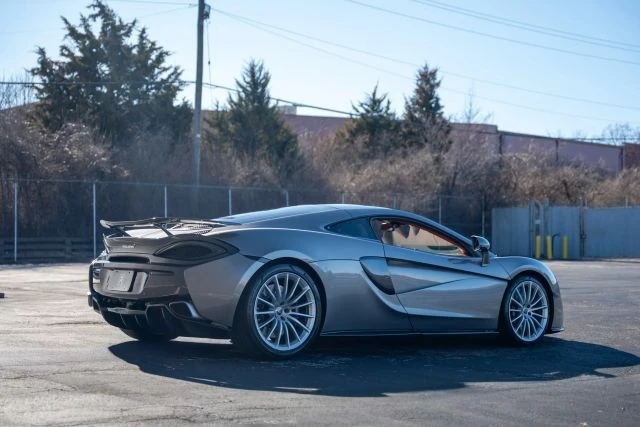 2017 McLaren 570GT - Image 4 of 17