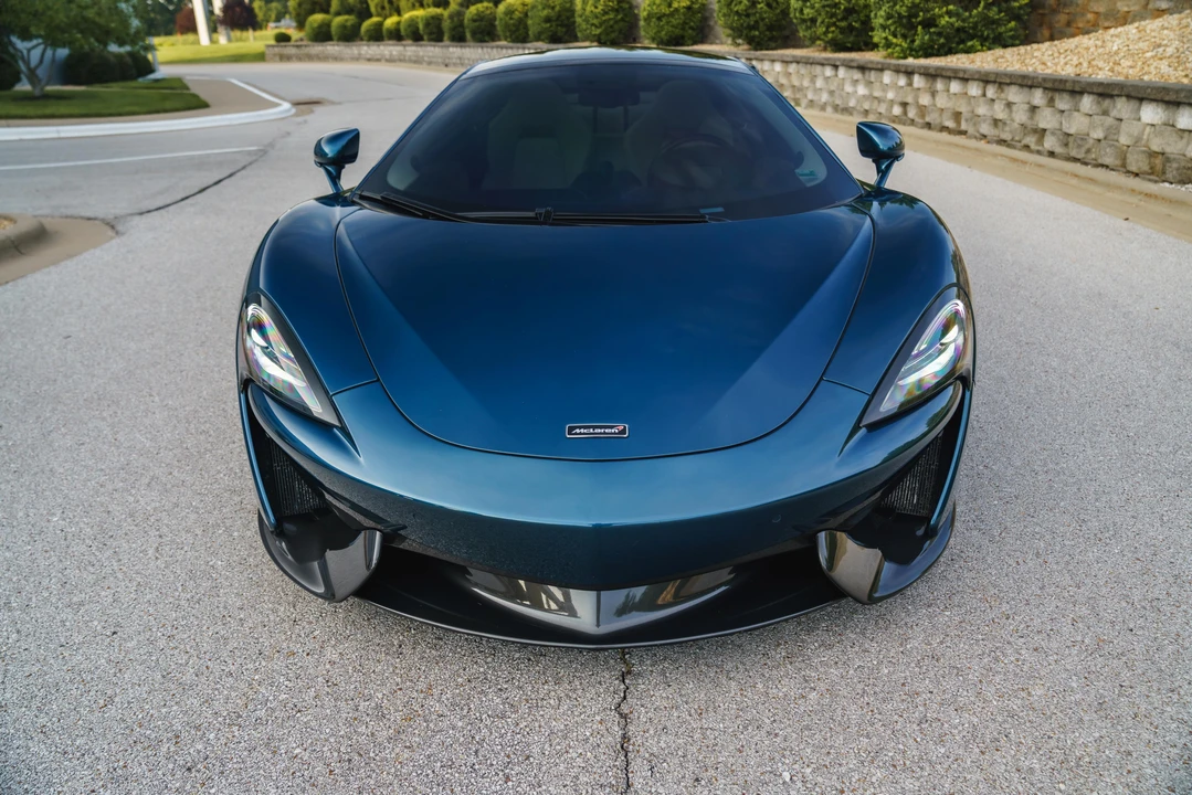 2017 McLaren 570GT - Image 6 of 31