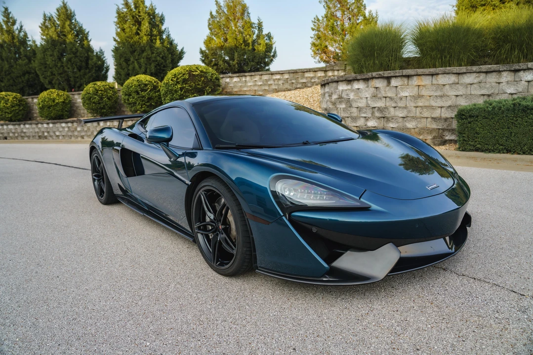 2017 McLaren 570GT - Image 25 of 31