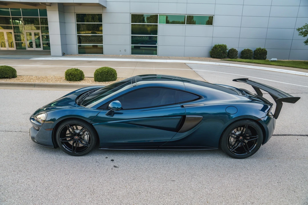 2017 McLaren 570GT - Image 14 of 31