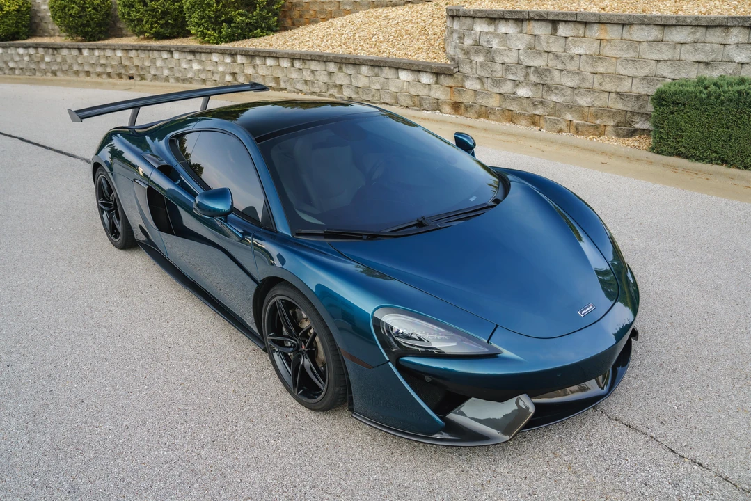 2017 McLaren 570GT - Image 24 of 31