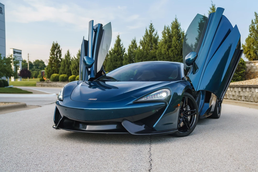 2017 McLaren 570GT - Image 10 of 31