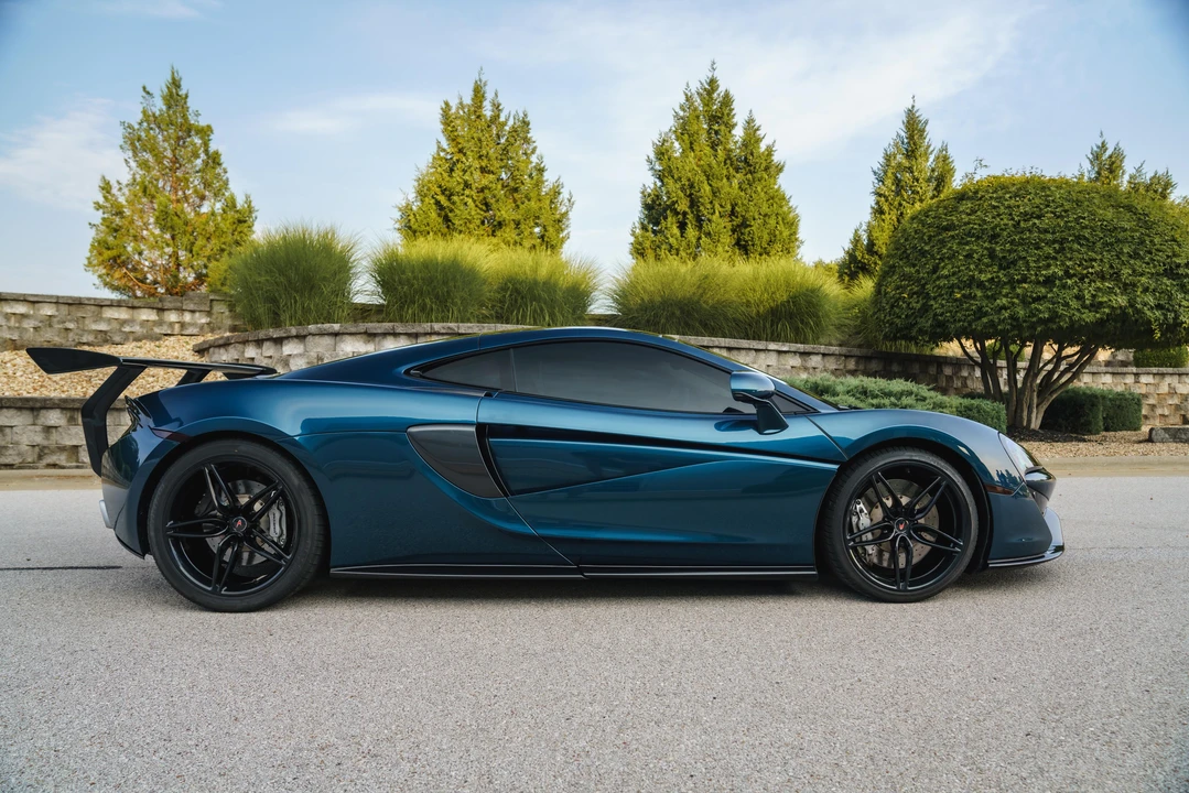 2017 McLaren 570GT - Image 21 of 31