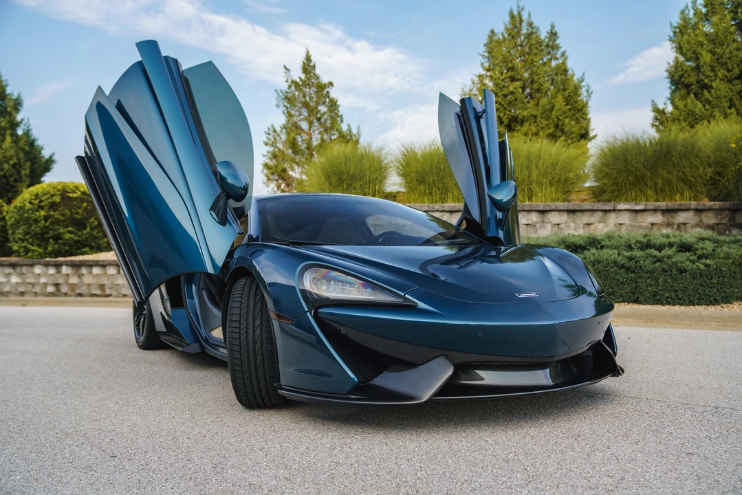 2017 McLaren 570GT - Image 26 of 31