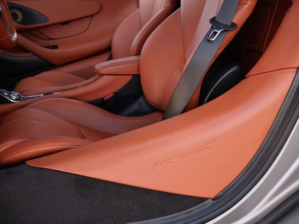 2017 McLaren 570GT - Image 21 of 29