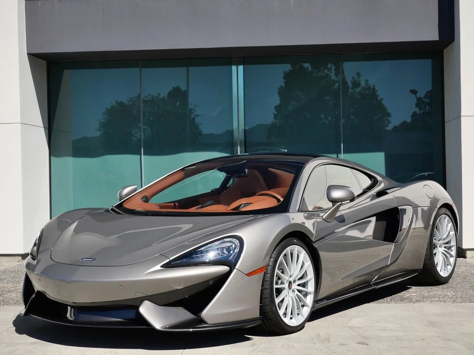 2017 McLaren 570GT - Image 18 of 29