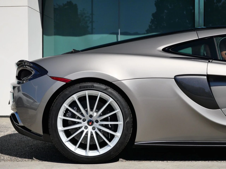 2017 McLaren 570GT - Image 15 of 29