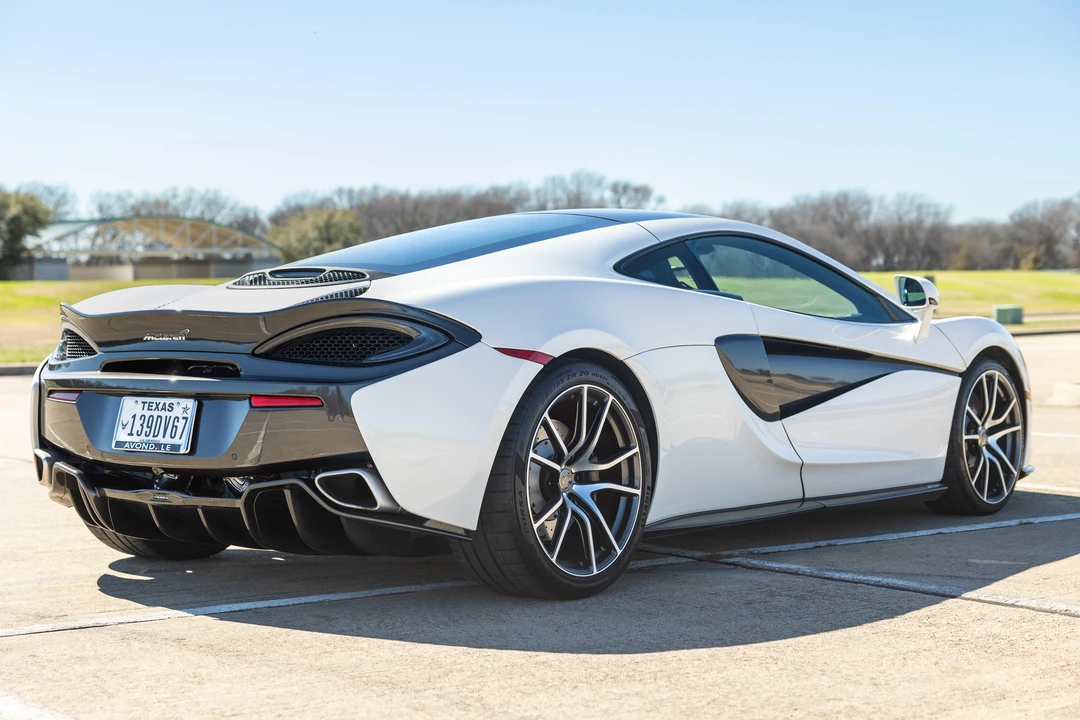 2017 McLaren 570GT - Image 7 of 31
