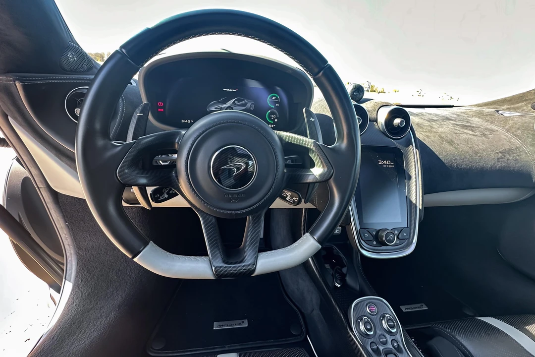 2017 McLaren 570GT - Image 30 of 31