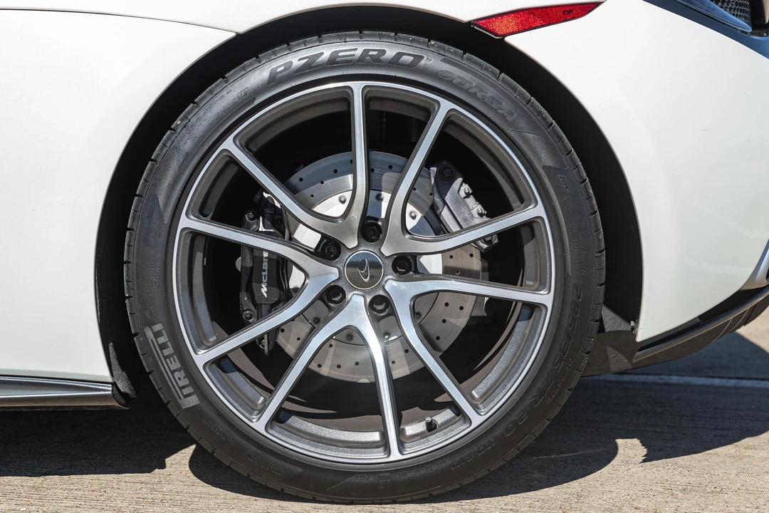 2017 McLaren 570GT - Image 23 of 31