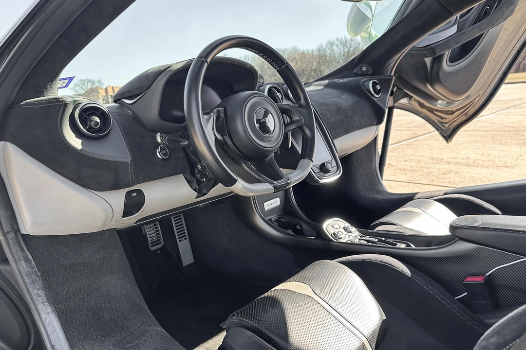 2017 McLaren 570GT - Image 26 of 31