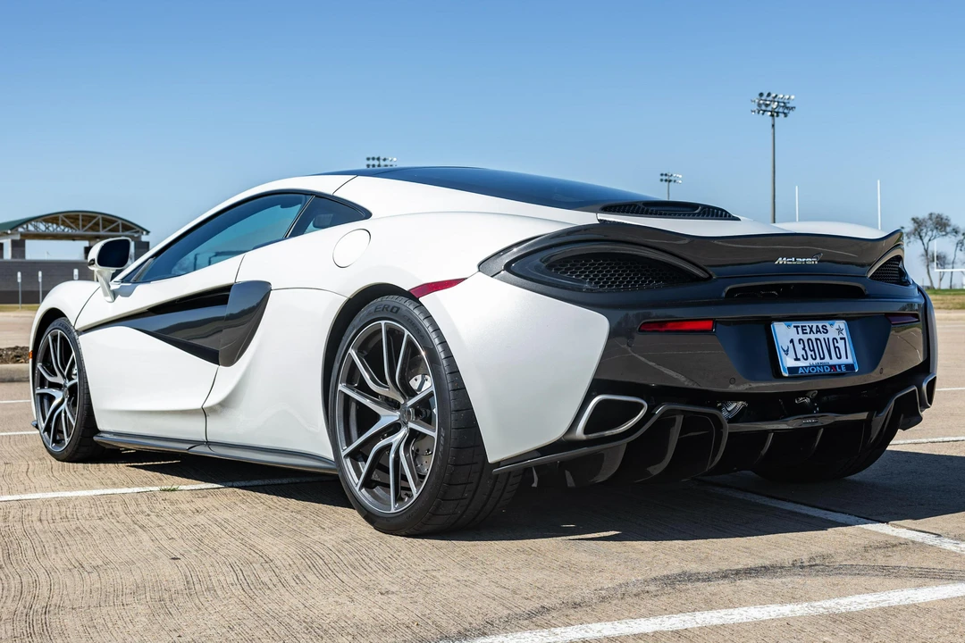 2017 McLaren 570GT - Image 4 of 31