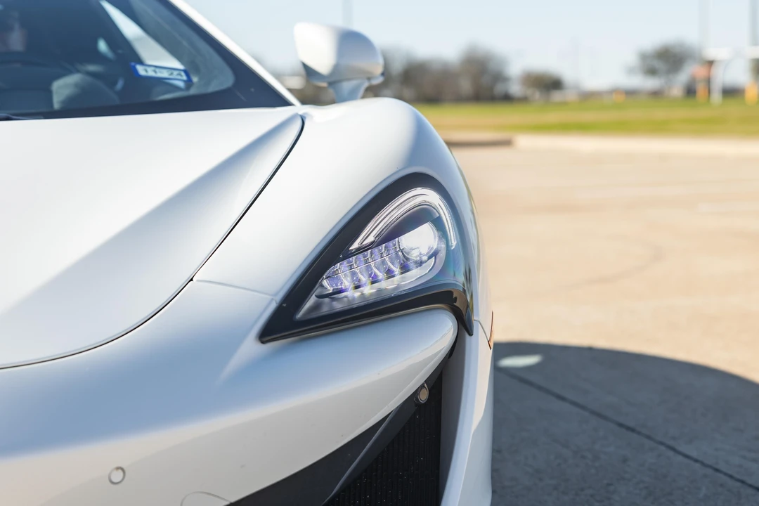 2017 McLaren 570GT - Image 17 of 31