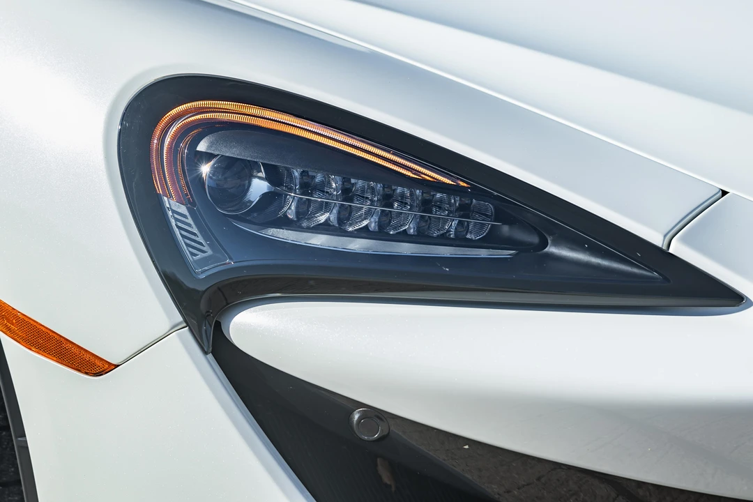 2017 McLaren 570GT - Image 15 of 31