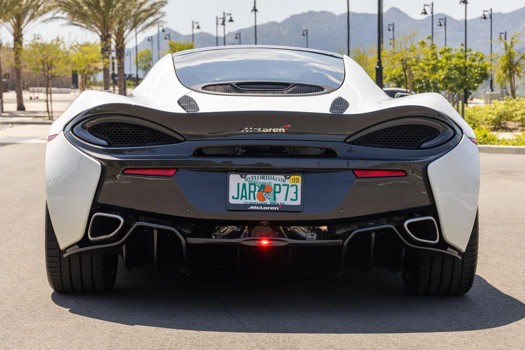 2017 McLaren 570GT - Image 5 of 31