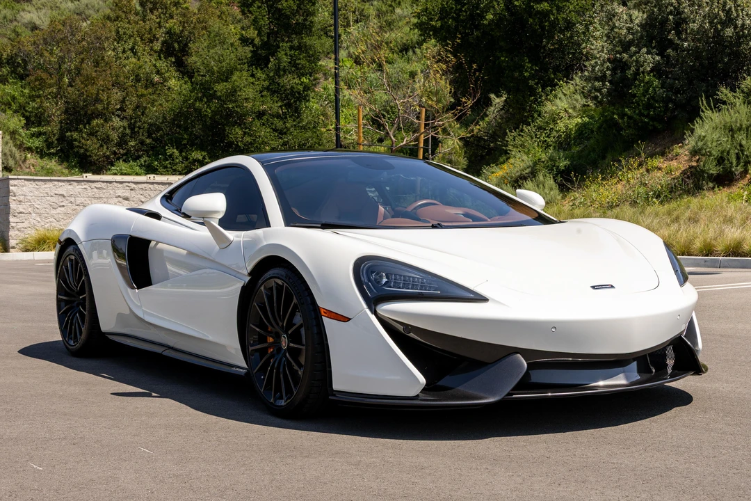 2017 McLaren 570GT - Image 8 of 31