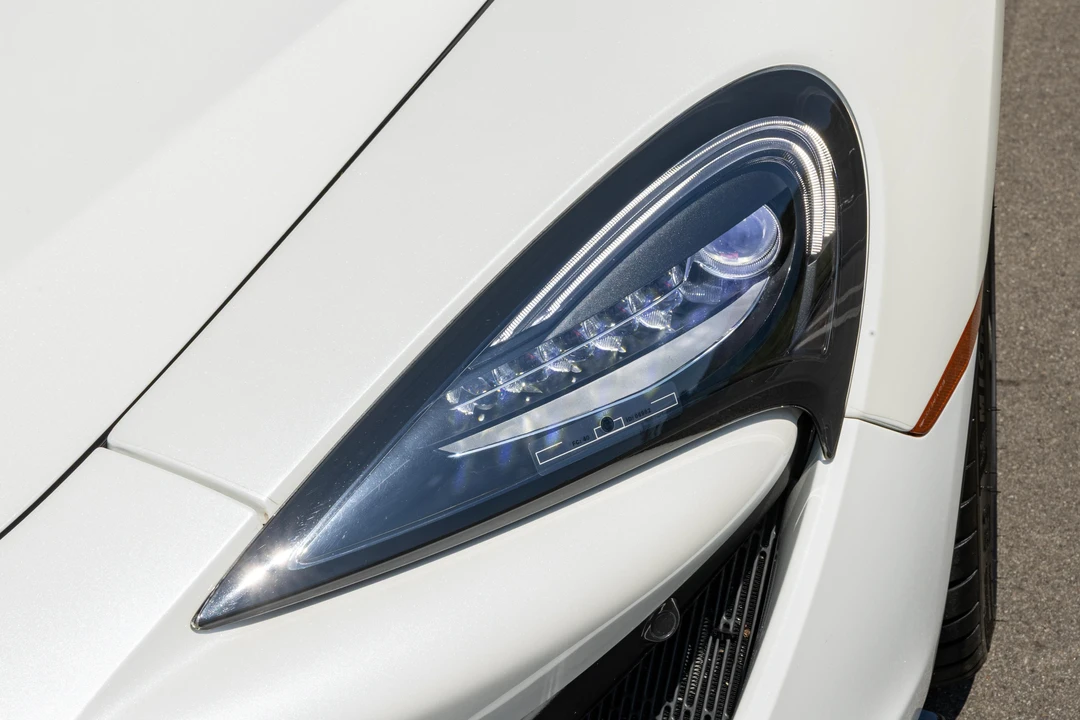 2017 McLaren 570GT - Image 11 of 31