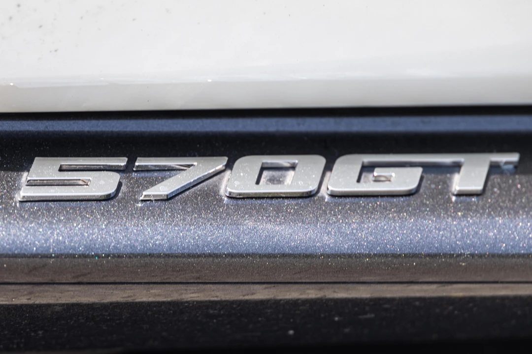 2017 McLaren 570GT - Image 13 of 31