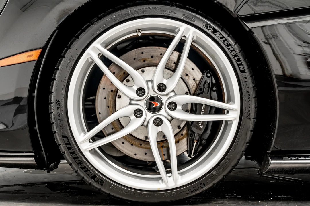 2017 McLaren 570GT - Image 10 of 21