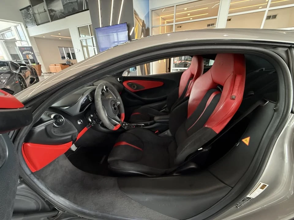 2017 McLaren 570GT - Image 5 of 18