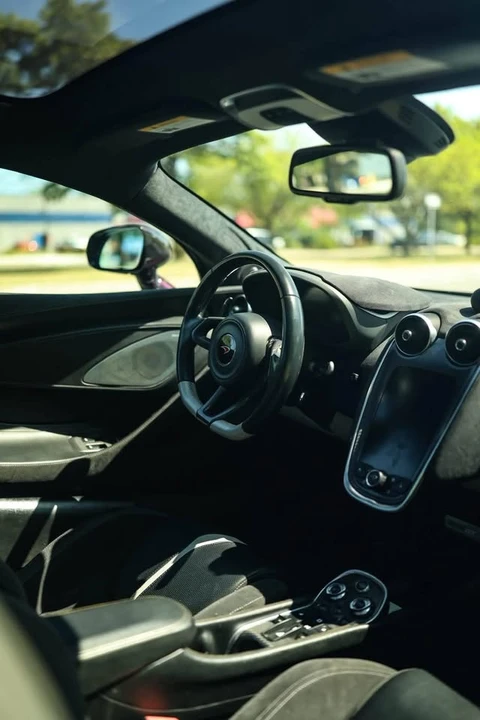 2017 McLaren 570GT - Image 12 of 15