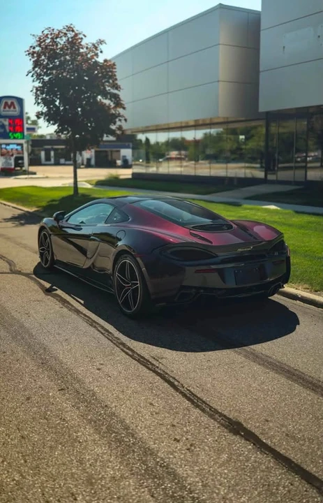 2017 McLaren 570GT - Image 2 of 14