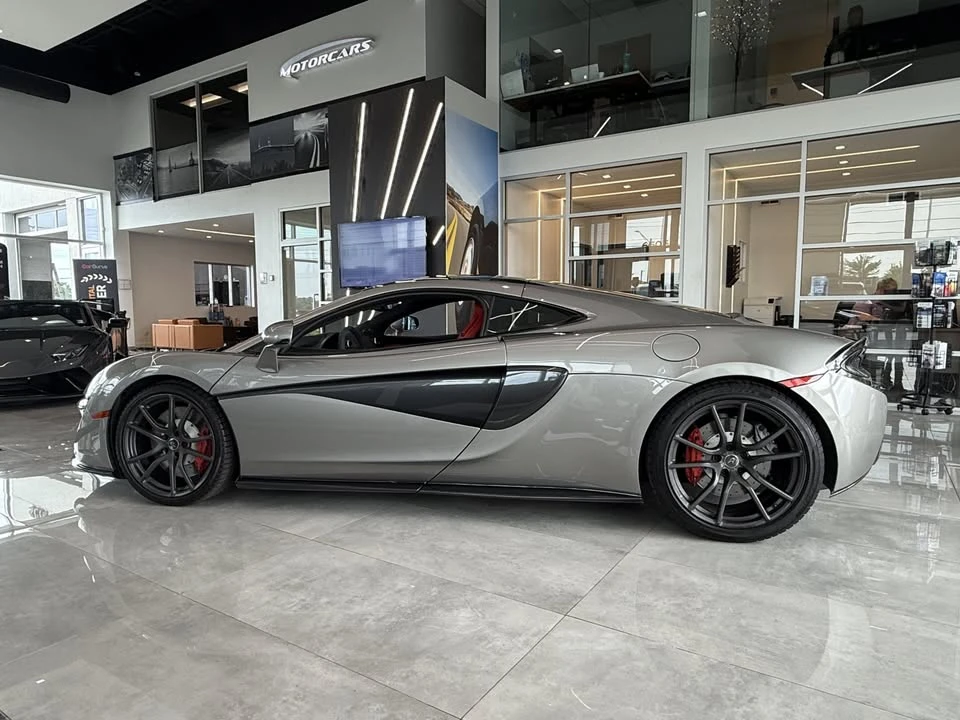 2017 McLaren 570GT - Image 5 of 20