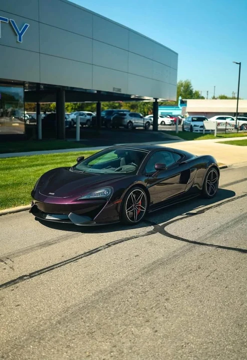 2017 McLaren 570GT - Image 10 of 15