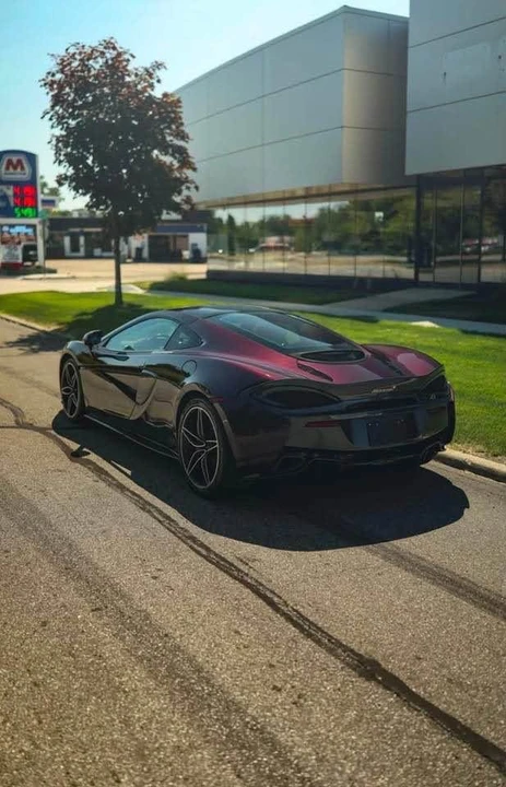 2017 McLaren 570GT - Image 2 of 15
