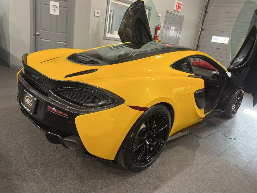 2017 McLaren 570GT - Image 6 of 31
